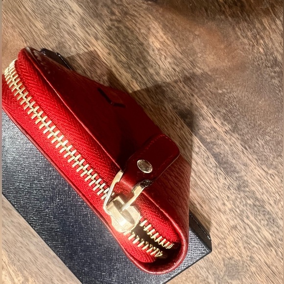 Gucci GG Microguccissima Red Leather Zip Around Long Wallet - Picture 6 of 15